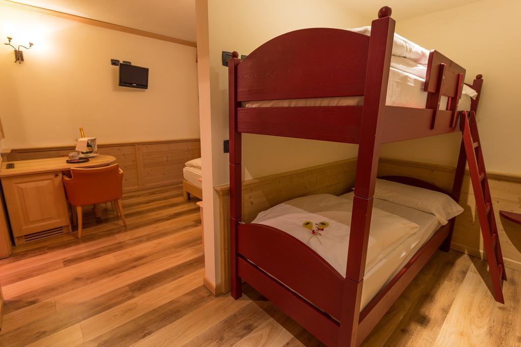 Hotel Arisch Aprica Habitación foto